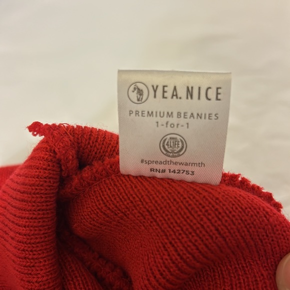Yea.Nice NWOT Legend Knit Scarlet Red Folded Beanie NEW WITH OUT TAGS NEVER WORN - Picture 4 of 4